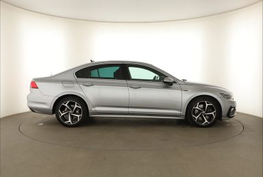 Volkswagen Passat - 2020