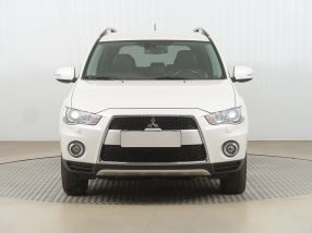 Mitsubishi Outlander - 2012