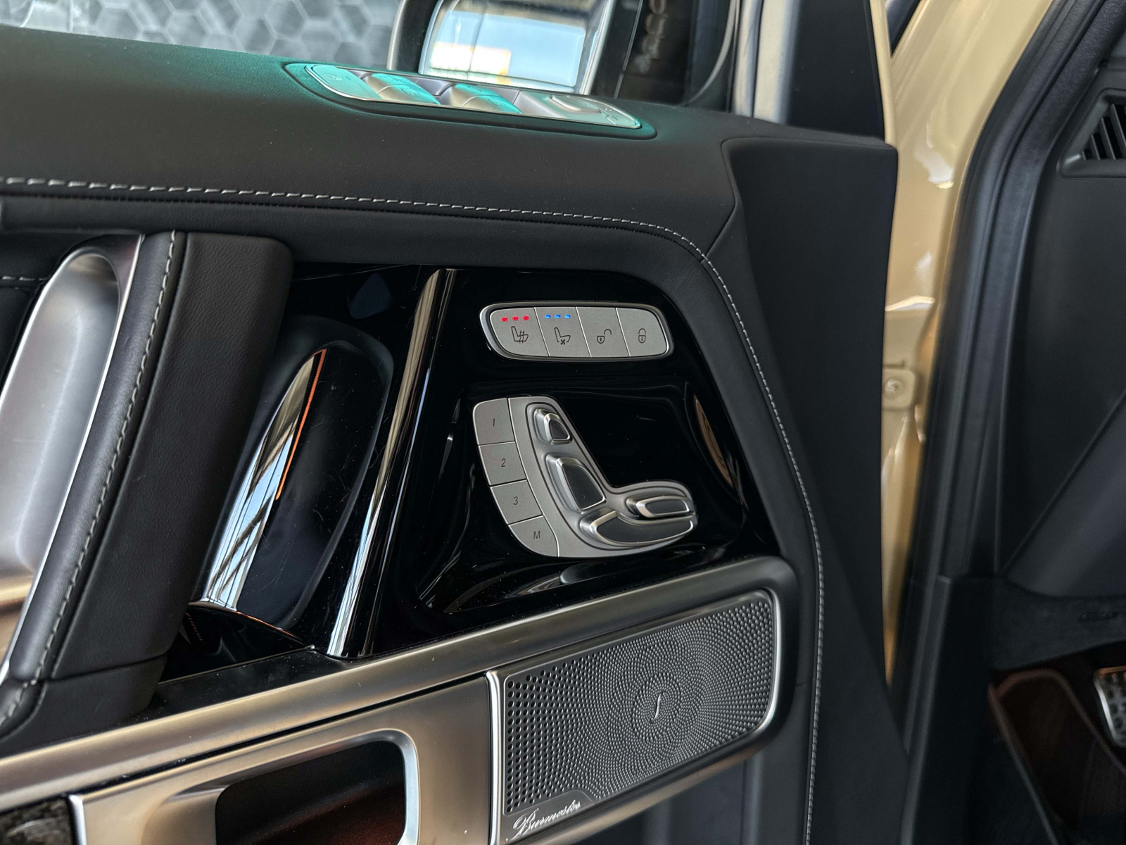 Mercedes-Benz G - 2023