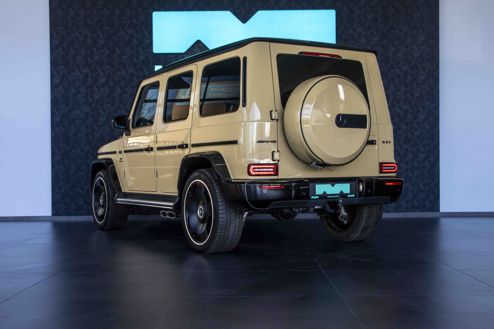 Mercedes-Benz G - 2023