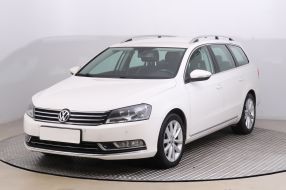 Volkswagen Passat - 2011