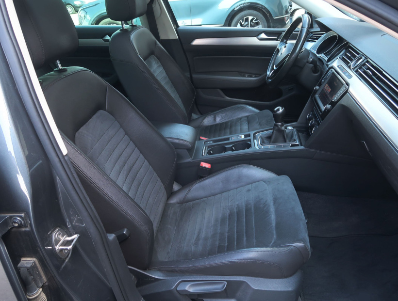 Volkswagen Passat, 2015