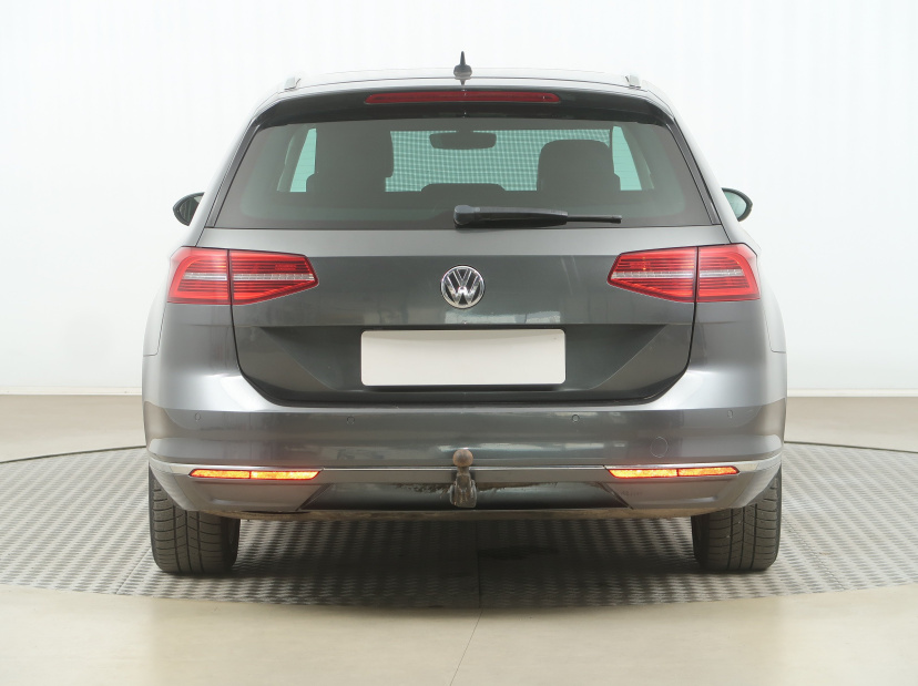 Volkswagen Passat, 2015