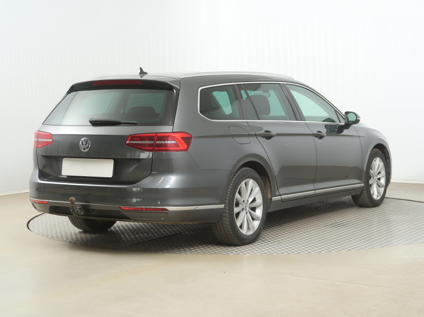 Volkswagen Passat, 2015