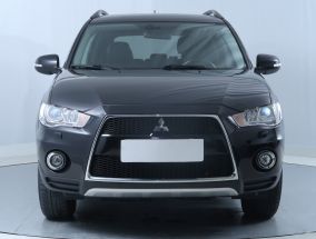 Mitsubishi Outlander - 2012