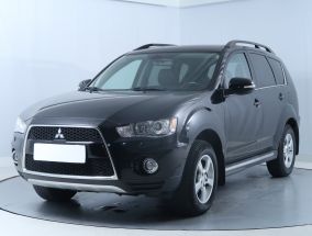 Mitsubishi Outlander - 2012