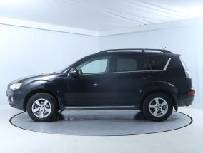 Mitsubishi Outlander - 2012
