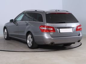 Mercedes-Benz E - 2011