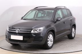 Volkswagen Tiguan - 2015