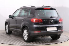 Volkswagen Tiguan - 2015
