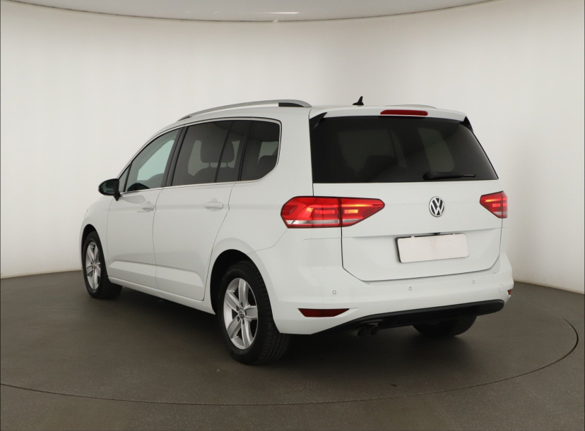 Volkswagen Touran, 2016