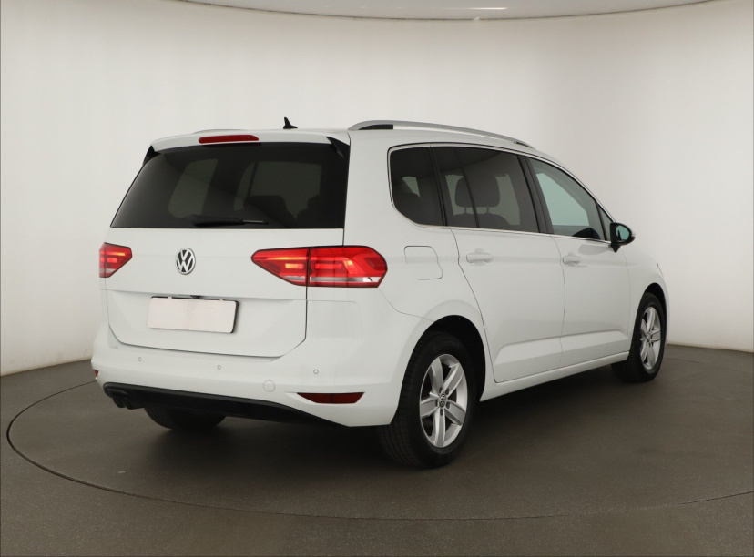 Volkswagen Touran, 2016