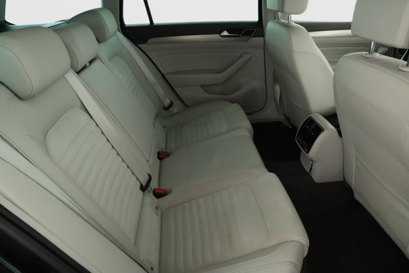 Volkswagen Passat, 2020