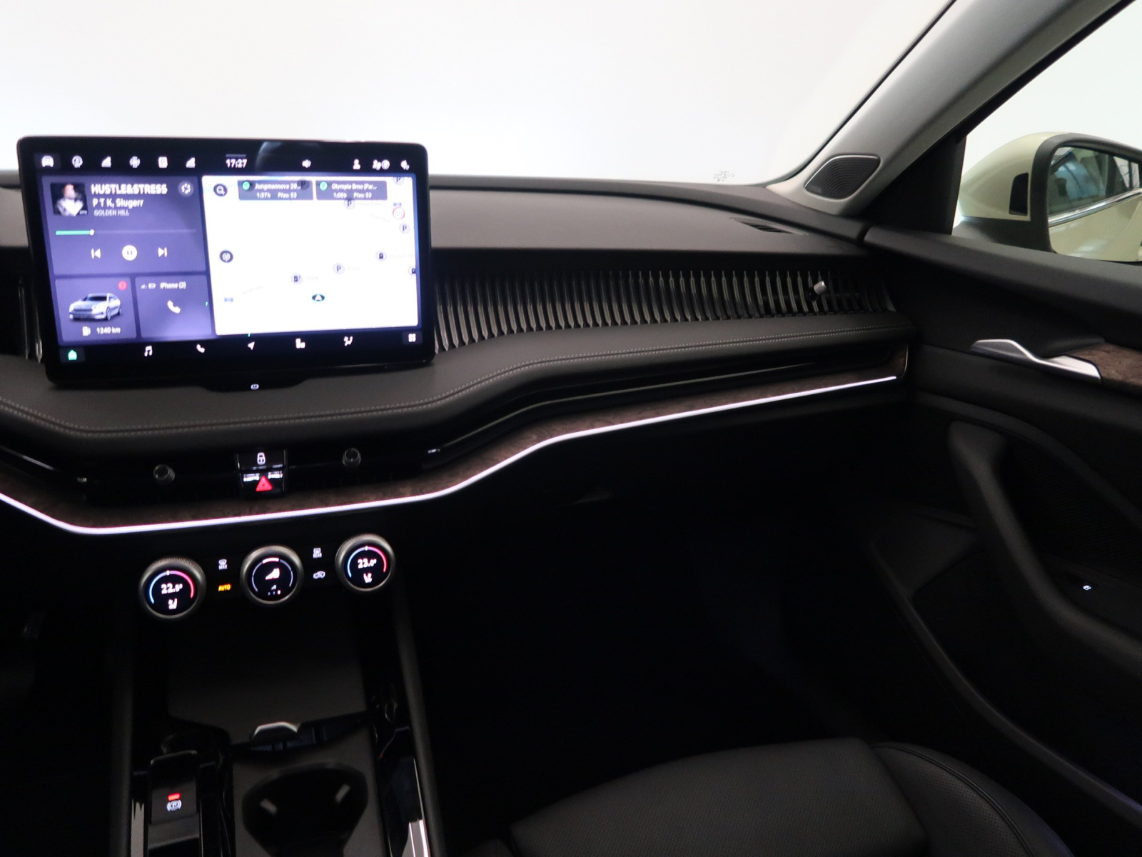 Škoda Superb - 2024