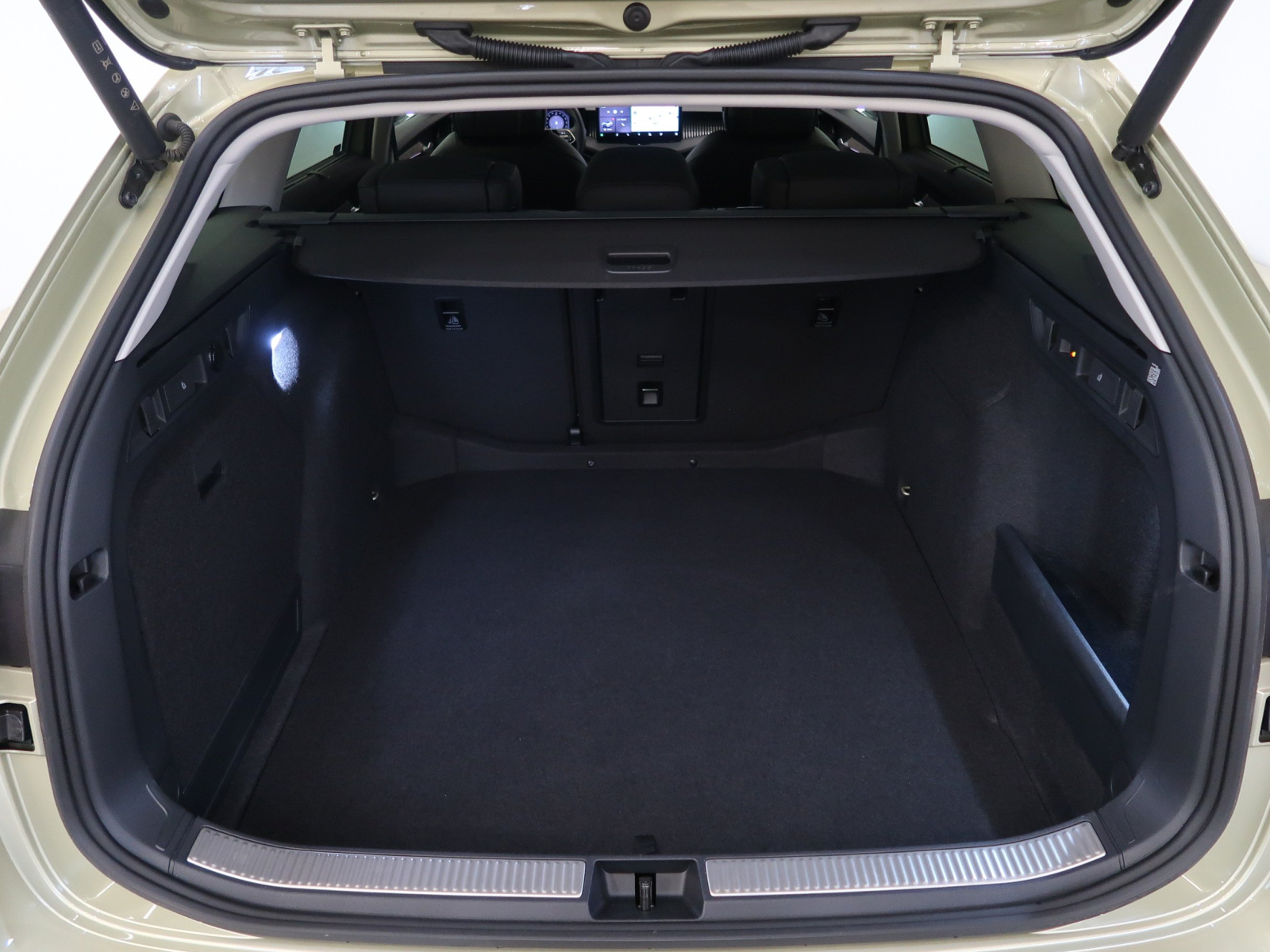 Škoda Superb - 2024