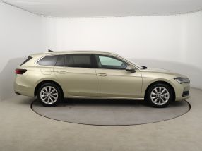 Škoda Superb - 2024