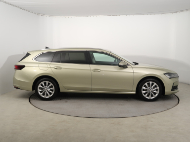 Škoda Superb - 2024