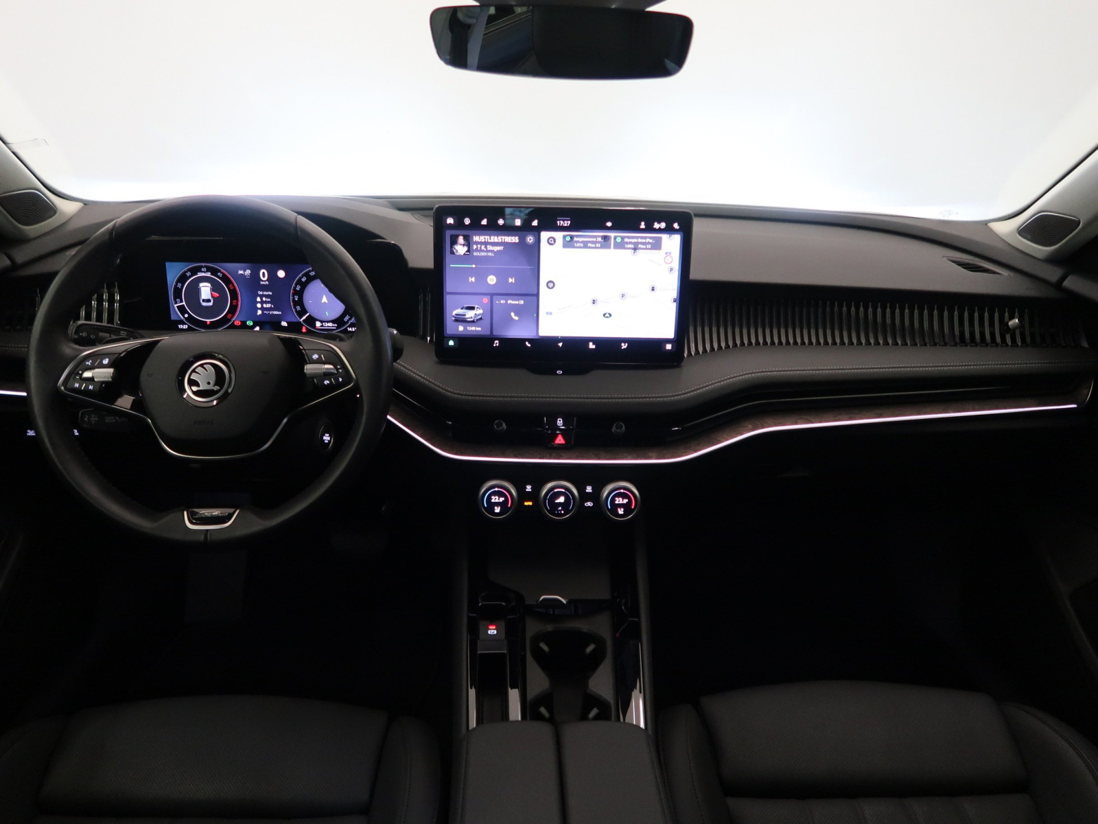 Škoda Superb - 2024