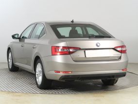 Škoda Superb - 2015