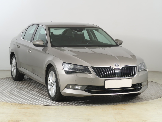 Škoda Superb 2015