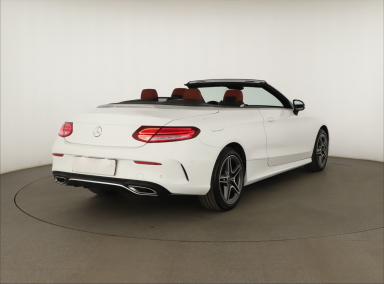 Mercedes-Benz C - 2020