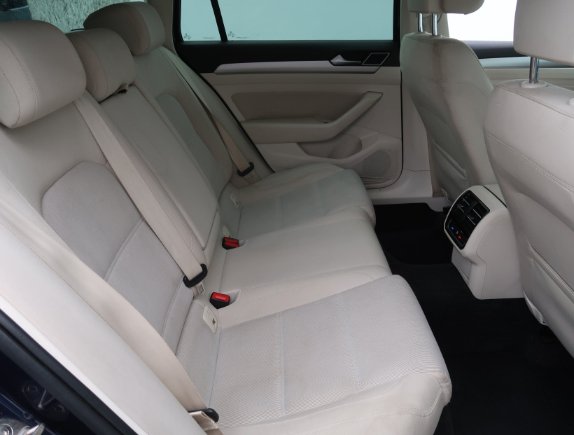 Volkswagen Passat, 2017