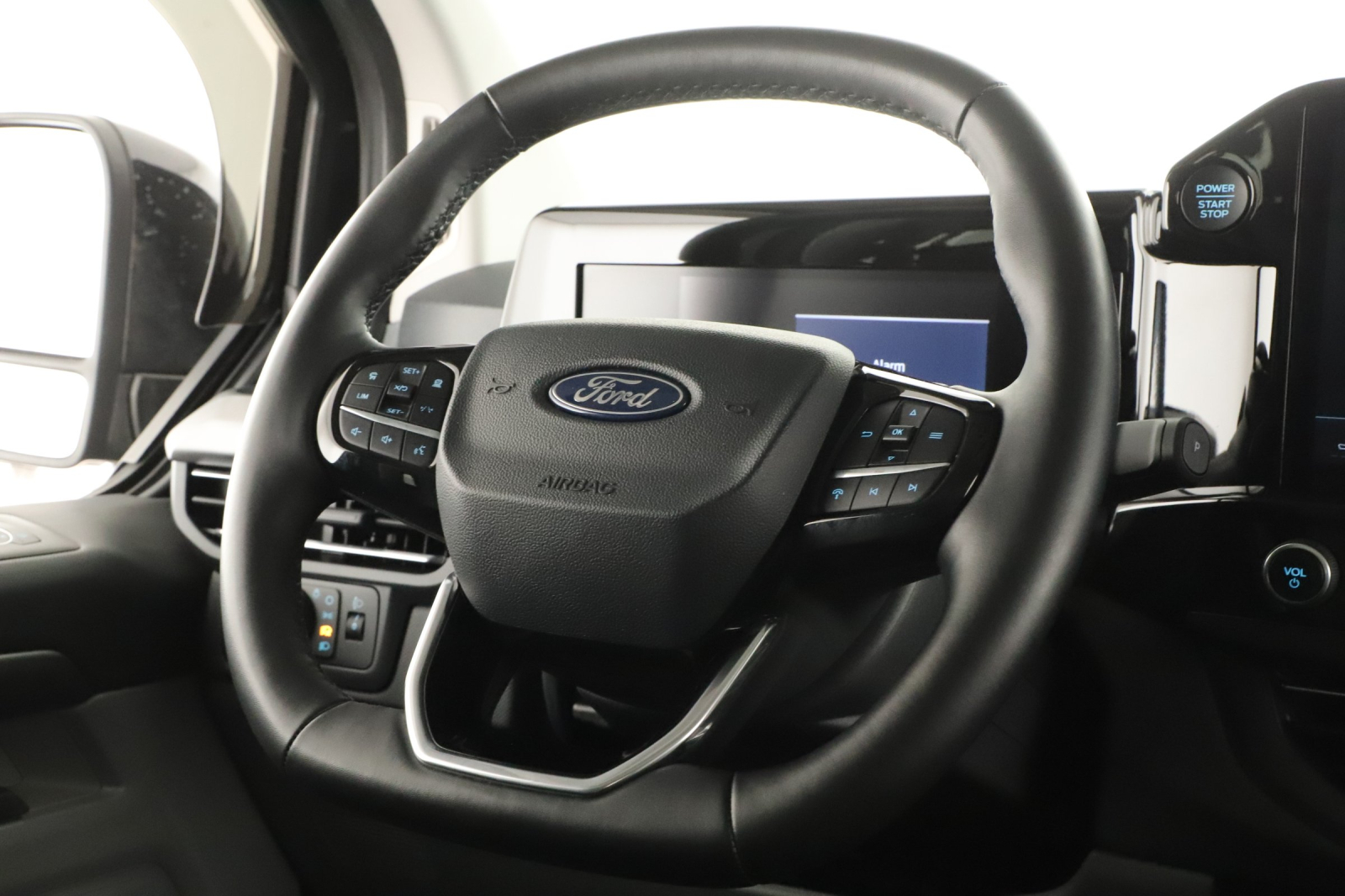 Ford Tourneo Custom - 2025