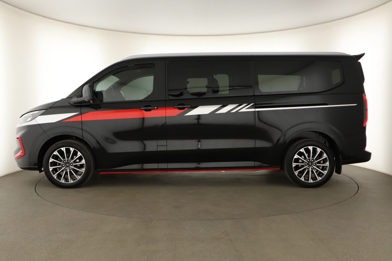 Ford Tourneo Custom - 2025