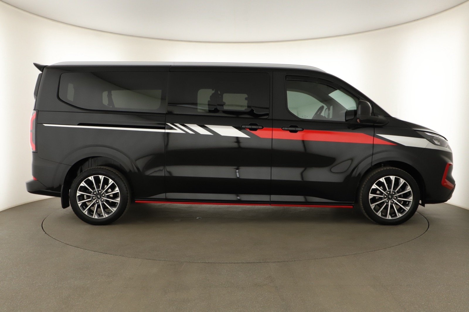 Ford Tourneo Custom - 2025