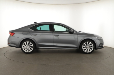 Škoda Octavia - 2023