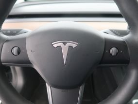 Tesla Model 3 - 2021