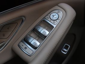 Mercedes-Benz S - 2020