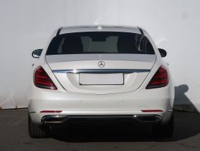 Mercedes-Benz S - 2020