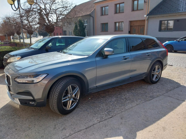 Volvo V90 Cross Country 2017