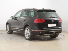 Volkswagen Touareg - 2015