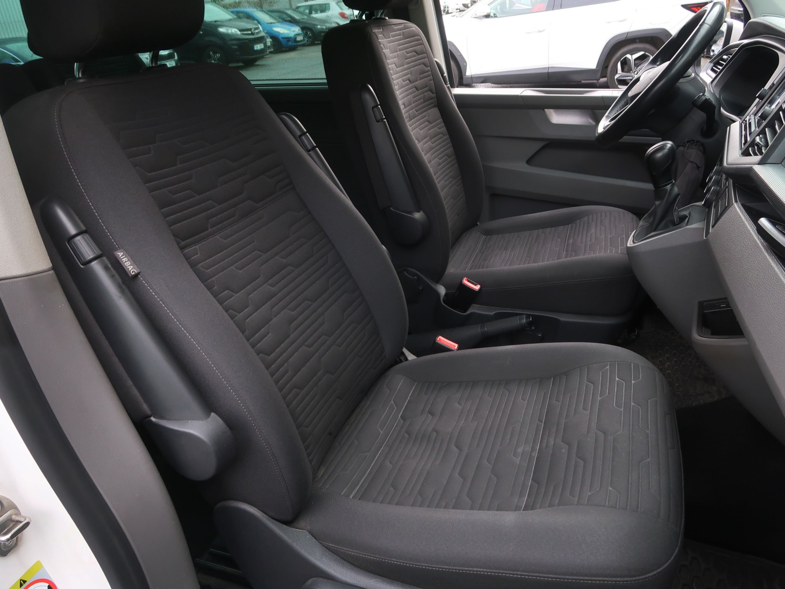 Volkswagen Caravelle - 2021