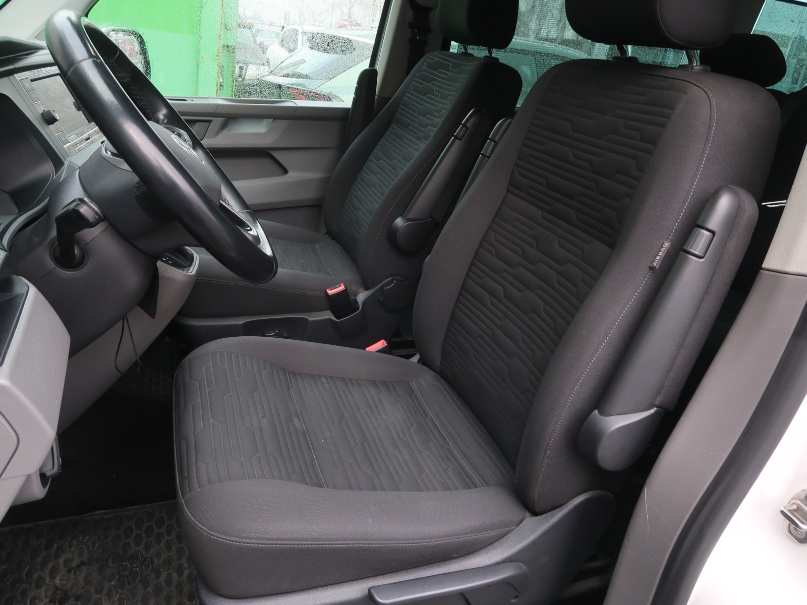 Volkswagen Caravelle - 2021