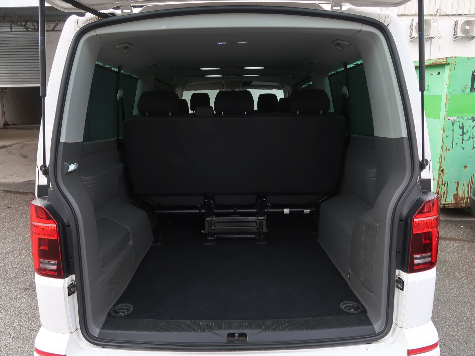 Volkswagen Caravelle - 2021