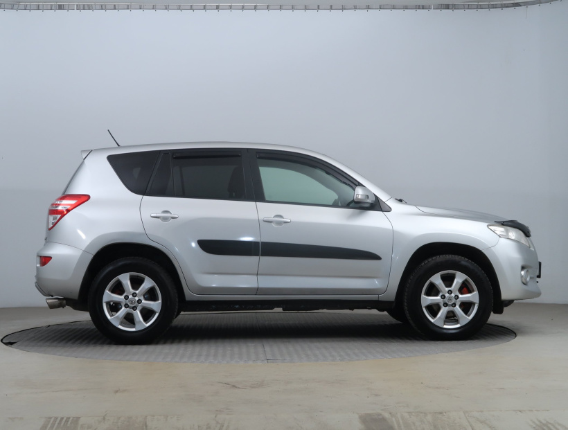 Toyota RAV 4, 2011