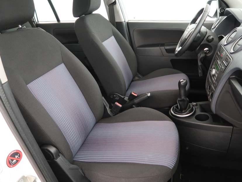 Ford Fusion, 2010