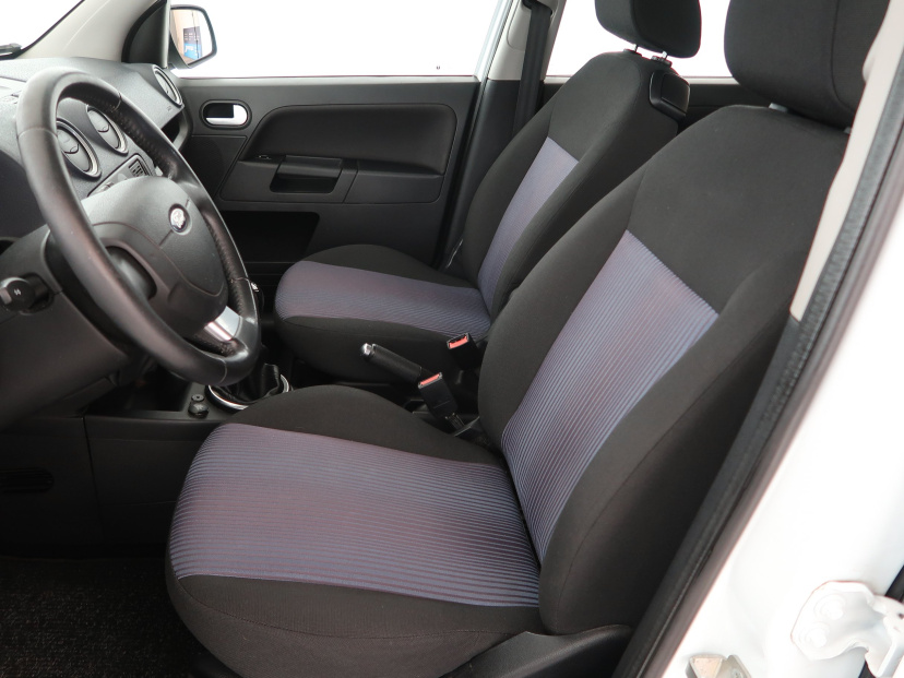 Ford Fusion, 2010