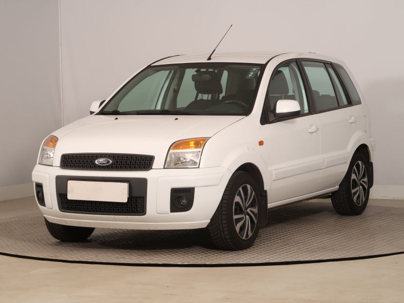 Ford Fusion, 2010