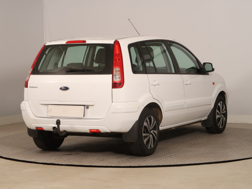 Ford Fusion, 2010