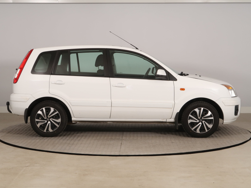 Ford Fusion, 2010
