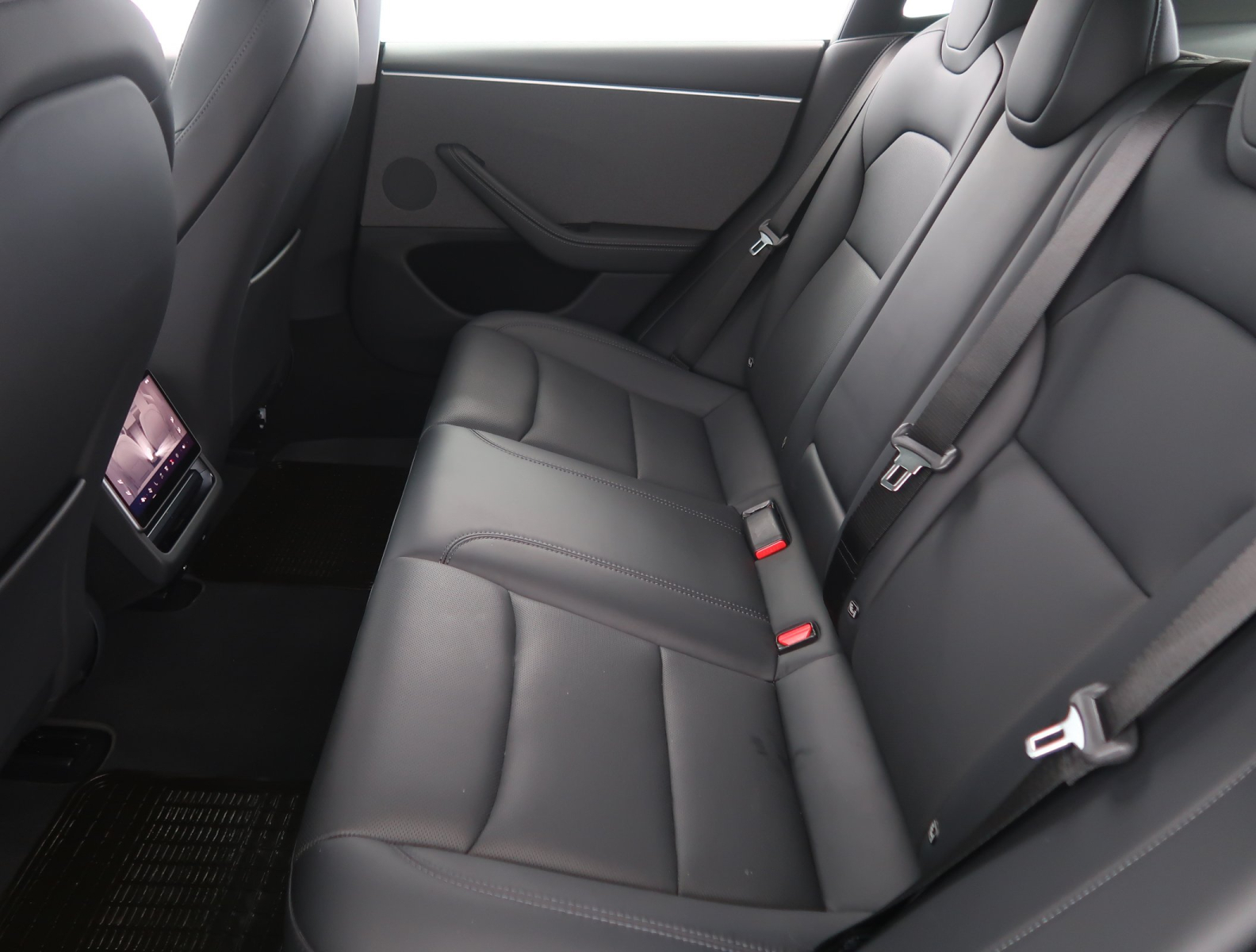 Tesla Model 3 - 2023