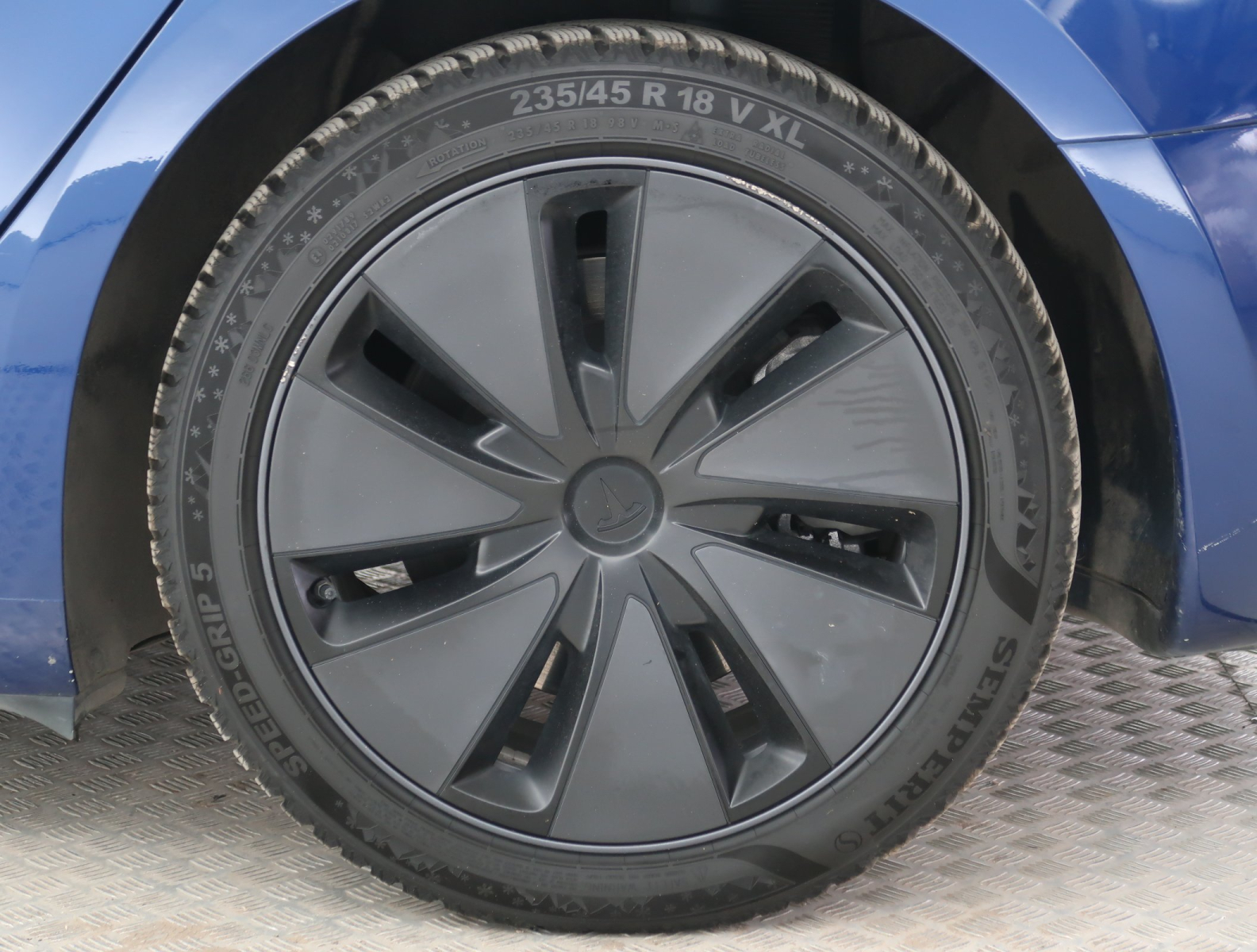 Tesla Model 3 - 2023