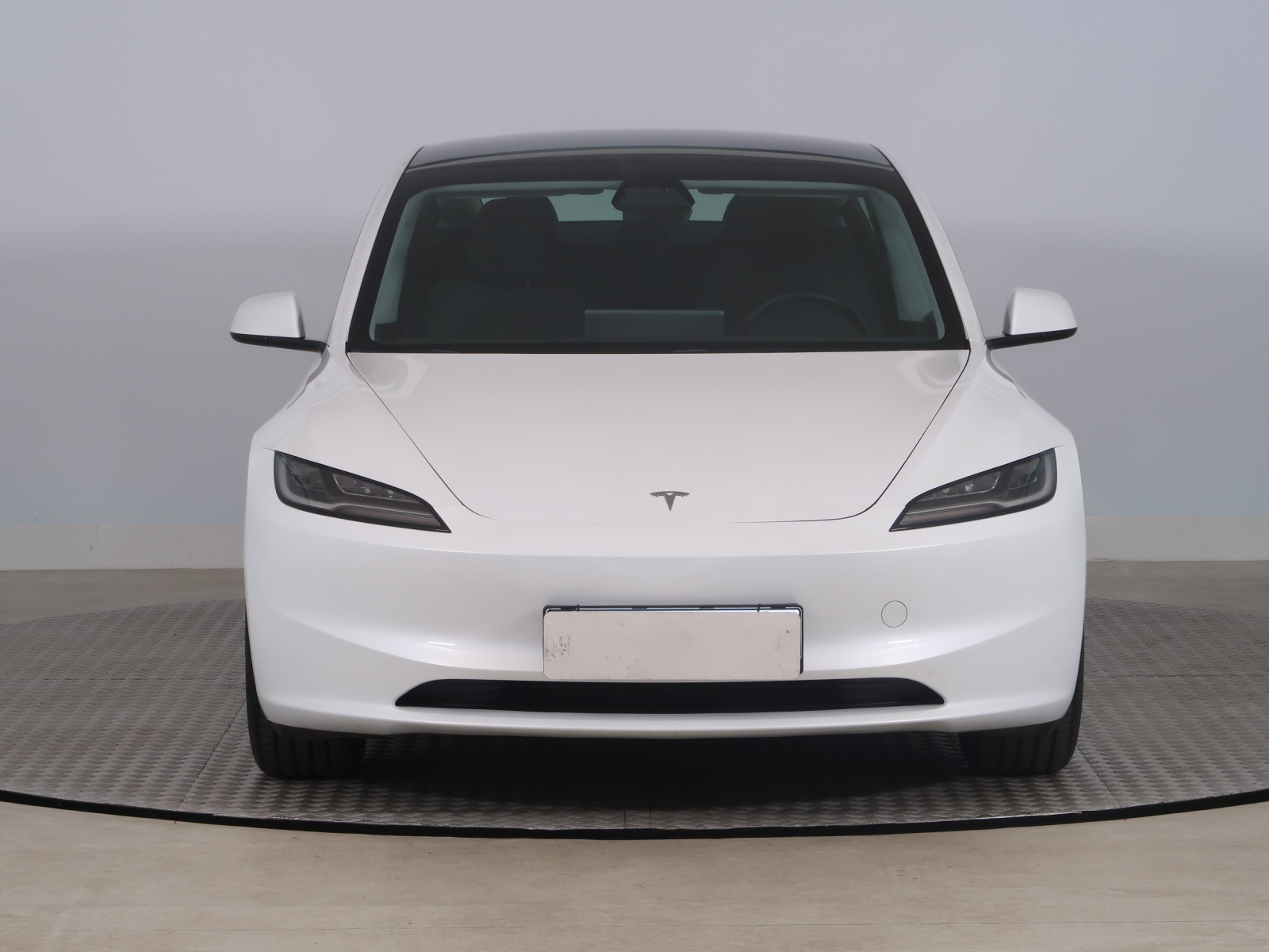 Tesla Model 3 - 2024