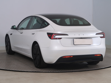 Tesla Model 3 - 2024