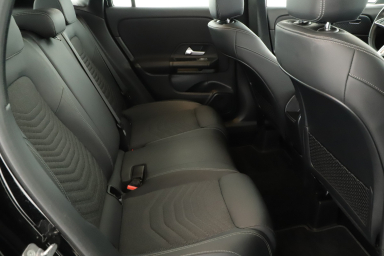 Mercedes-Benz GLA - 2024