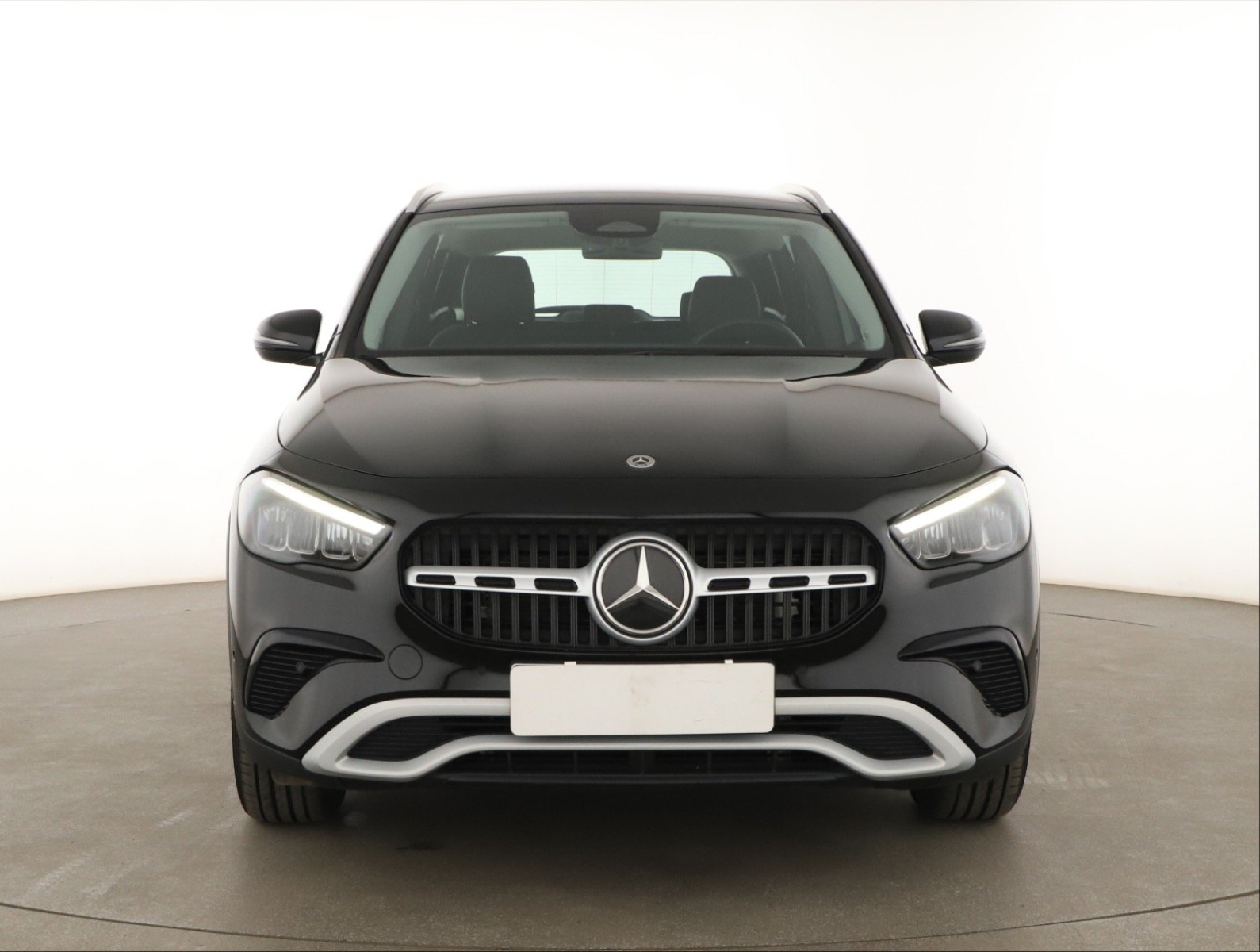 Mercedes-Benz GLA - 2024